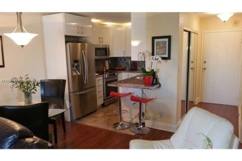 Купить кондоминиум в Форт-Лодердейл, Флорида 2 спальни, 78.97м2, № 2021162 - фото 2