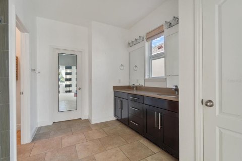 Casa en venta en Sarasota, Florida, 3 dormitorios, 192.31 m2 № 2109134 - foto 17