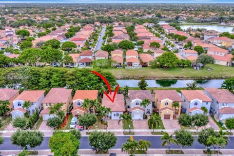 House in Homestead, Florida 3 bedrooms, 111.48 sq.m. № 1685848 - photo 6