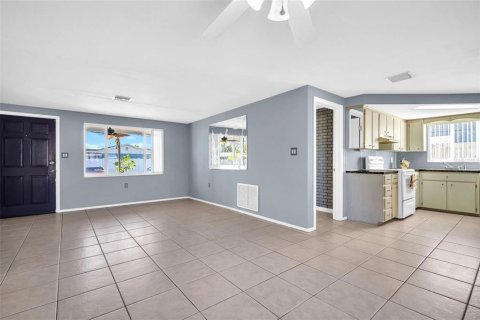 Купить виллу или дом в Холидэй, Флорида 7 комнат, 138.42м2, № 1778269 - фото 7