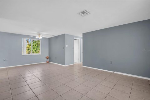 Купить виллу или дом в Холидэй, Флорида 7 комнат, 138.42м2, № 1778269 - фото 17