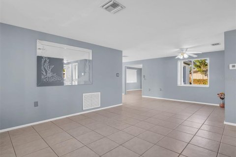 Купить виллу или дом в Холидэй, Флорида 7 комнат, 138.42м2, № 1778269 - фото 5