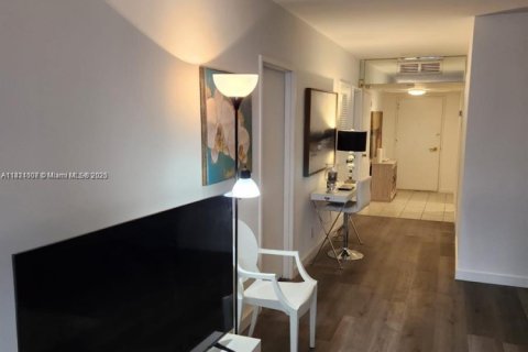 Купить кондоминиум в Майами-Бич, Флорида 2 спальни, 99.41м2, № 2022296 - фото 11