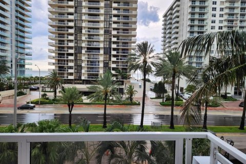 Купить кондоминиум в Майами-Бич, Флорида 2 спальни, 99.41м2, № 2022296 - фото 27
