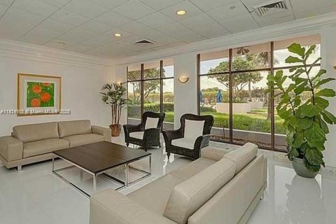 Купить кондоминиум в Майами-Бич, Флорида 2 спальни, 99.41м2, № 2022296 - фото 2