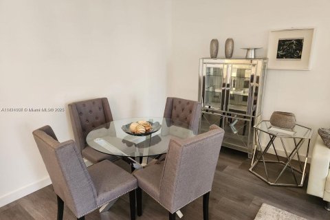 Купить кондоминиум в Майами-Бич, Флорида 2 спальни, 99.41м2, № 2022296 - фото 8