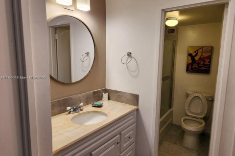 Купить кондоминиум в Майами-Бич, Флорида 2 спальни, 99.41м2, № 2022296 - фото 25