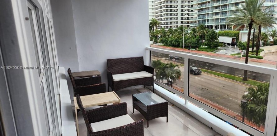 Кондоминиум с 2 спальнями в Майами-Бич, Флорида № 2022296