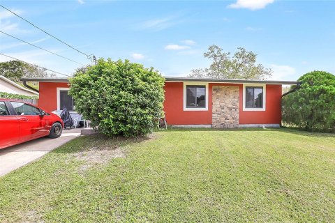 Villa ou maison à vendre à Kissimmee, Floride: 4 chambres, 114.83 m2 № 2415291 - photo 2