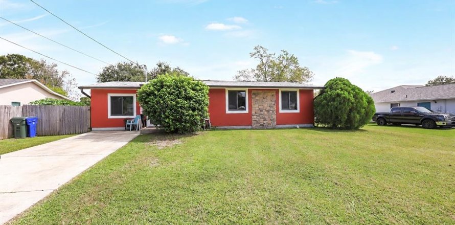 Villa ou maison à Kissimmee, Floride 4 chambres, 114.83 m2 № 2415291
