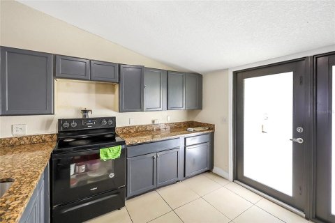 Villa ou maison à vendre à Kissimmee, Floride: 4 chambres, 114.83 m2 № 2415291 - photo 6