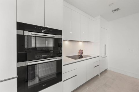 Condo in Lake Park, Florida, 1 bedroom  № 2261350 - photo 7