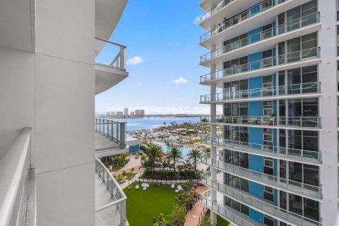 Condo in Lake Park, Florida, 1 bedroom  № 2261350 - photo 25
