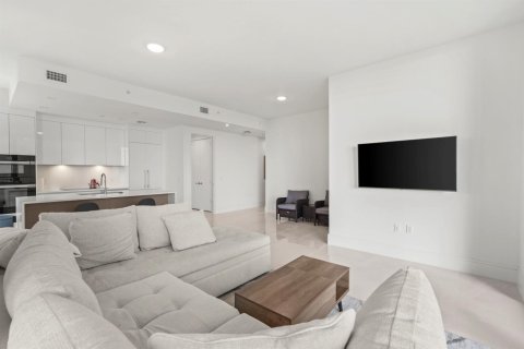 Condo in Lake Park, Florida, 1 bedroom  № 2261350 - photo 8