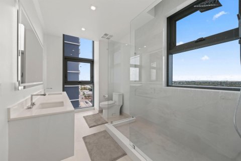 Condo in Lake Park, Florida, 1 bedroom  № 2261350 - photo 13