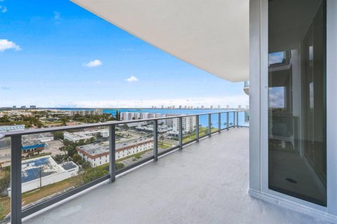 Condo in Lake Park, Florida, 1 bedroom  № 2261350 - photo 23