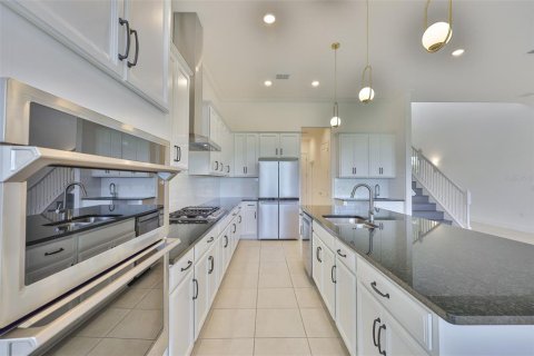 House in Apollo Beach, Florida 4 bedrooms, 283.54 sq.m. № 1807001 - photo 12