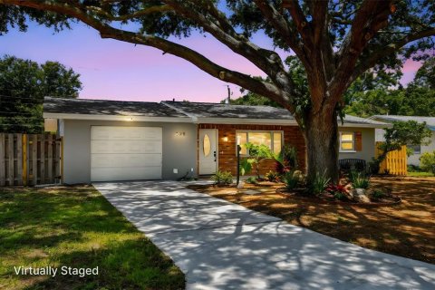 Casa en venta en Dunedin, Florida, 3 dormitorios, 149.67 m2 № 1807326 - foto 1