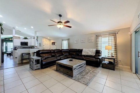 Villa ou maison à vendre à New Port Richey, Floride: 3 chambres, 155.61 m2 № 2296152 - photo 8