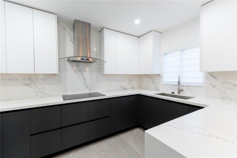 Villa ou maison à vendre à South Miami, Floride: 3 chambres, 126.25 m2 № 1996644 - photo 19