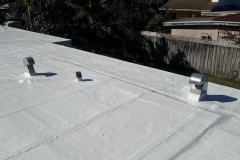 Купить виллу или дом в Саут-Майами, Флорида 3 спальни, 126.25м2, № 1996644 - фото 25