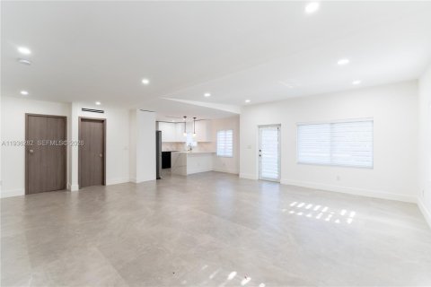 Villa ou maison à vendre à South Miami, Floride: 3 chambres, 126.25 m2 № 1996644 - photo 14