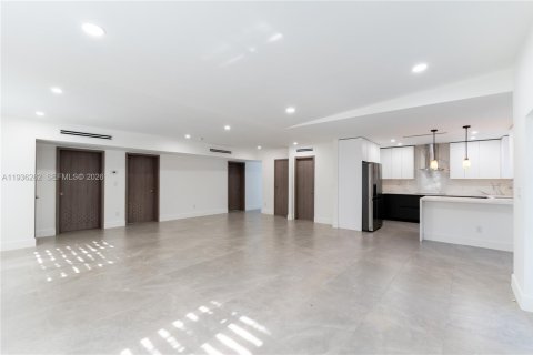 Villa ou maison à vendre à South Miami, Floride: 3 chambres, 126.25 m2 № 1996644 - photo 12