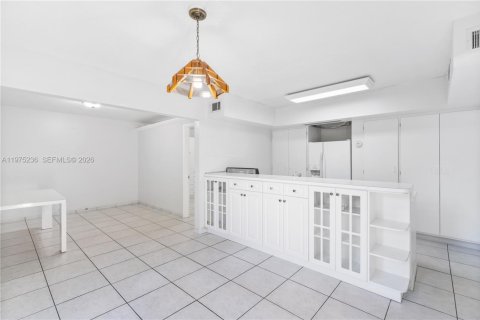 Townhouse in Miami Lakes, Florida 2 bedrooms, 73.39 sq.m. № 2036322 - photo 7