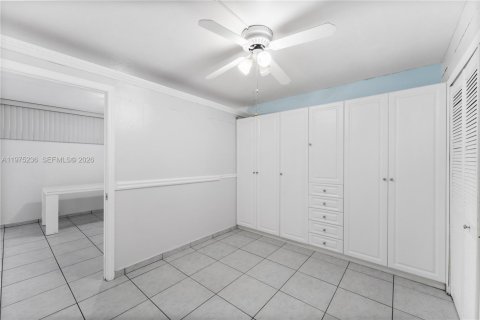 Townhouse in Miami Lakes, Florida 2 bedrooms, 73.39 sq.m. № 2036322 - photo 17