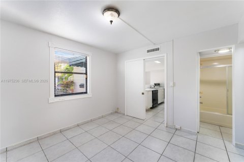 Townhouse in Miami Lakes, Florida 2 bedrooms, 73.39 sq.m. № 2036322 - photo 14