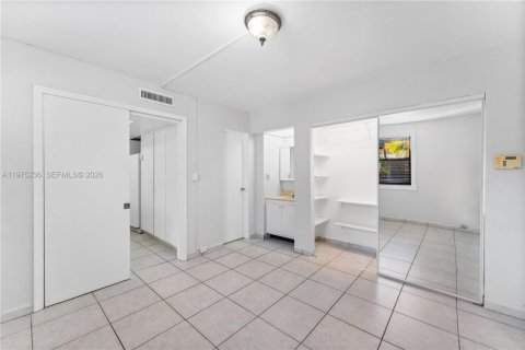 Townhouse in Miami Lakes, Florida 2 bedrooms, 73.39 sq.m. № 2036322 - photo 13