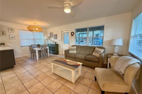 Casa en venta en Salt Springs, Florida, 2 dormitorios, 62.43 m2 № 2214390 - foto 16