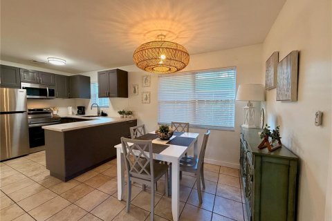Casa en venta en Salt Springs, Florida, 2 dormitorios, 62.43 m2 № 2214390 - foto 10
