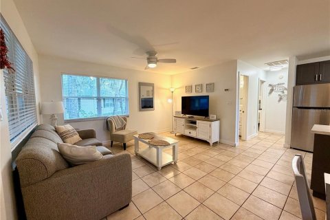 Casa en venta en Salt Springs, Florida, 2 dormitorios, 62.43 m2 № 2214390 - foto 12
