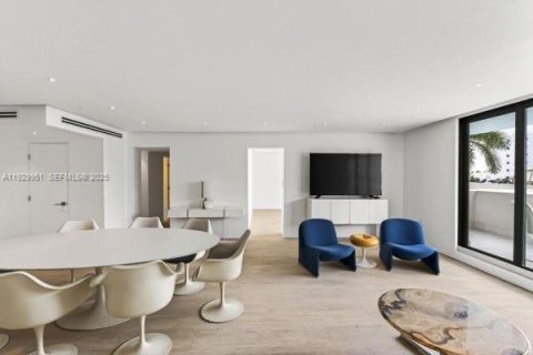 Condominio en venta en Miami Beach, Florida, 1 dormitorio, 84.73 m2 № 1993634 - foto 3