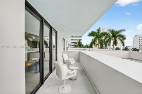 Condominio en venta en Miami Beach, Florida, 1 dormitorio, 84.73 m2 № 1993634 - foto 6