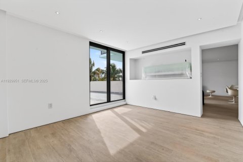 Condominio en venta en Miami Beach, Florida, 1 dormitorio, 84.73 m2 № 1993634 - foto 9