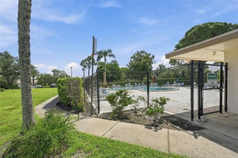 Condo in Seminole, Florida, 1 bedroom  № 2379587 - photo 14