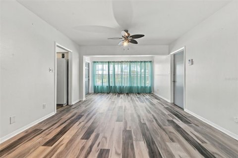 Condo in Seminole, Florida, 1 bedroom  № 2379587 - photo 4
