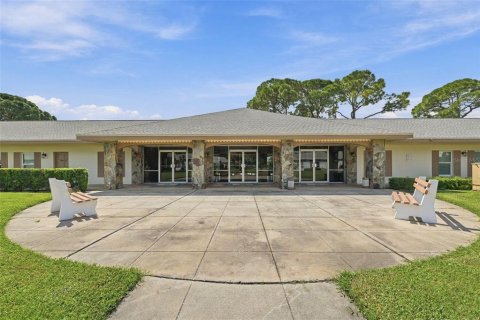 Condo in Seminole, Florida, 1 bedroom  № 2379587 - photo 11