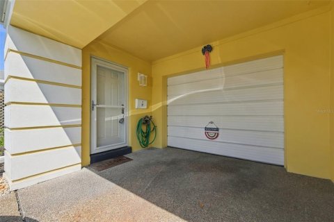 Condo in Seminole, Florida, 1 bedroom  № 2379587 - photo 2