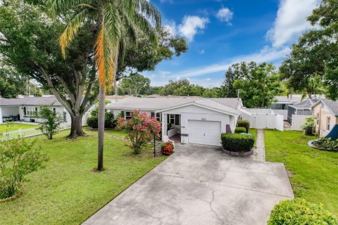Casa en venta en Kenneth City, Florida, 2 dormitorios, 112.13 m2 № 1910696 - foto 1
