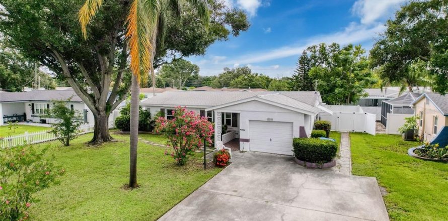 Casa en Kenneth City, Florida 2 dormitorios, 112.13 m2 № 1910696