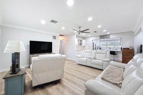 Casa en venta en Kenneth City, Florida, 2 dormitorios, 112.13 m2 № 1910696 - foto 7