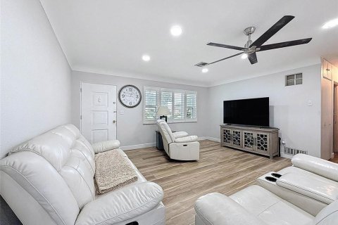 Casa en venta en Kenneth City, Florida, 2 dormitorios, 112.13 m2 № 1910696 - foto 8