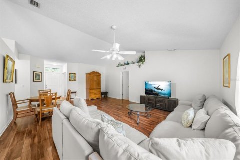 House in Palm Bay, Florida 3 bedrooms, 172.61 sq.m. № 2113595 - photo 9