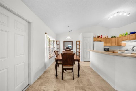 House in Palm Bay, Florida 3 bedrooms, 172.61 sq.m. № 2113595 - photo 11
