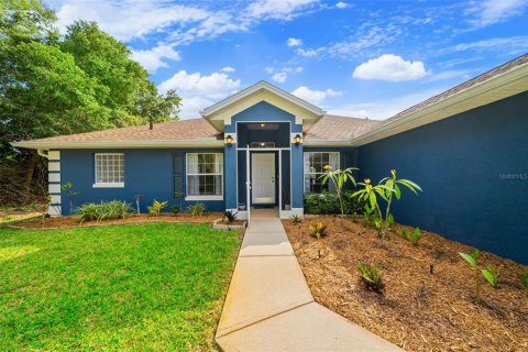 House in Palm Bay, Florida 3 bedrooms, 172.61 sq.m. № 2113595 - photo 3