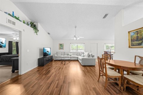 House in Palm Bay, Florida 3 bedrooms, 172.61 sq.m. № 2113595 - photo 5