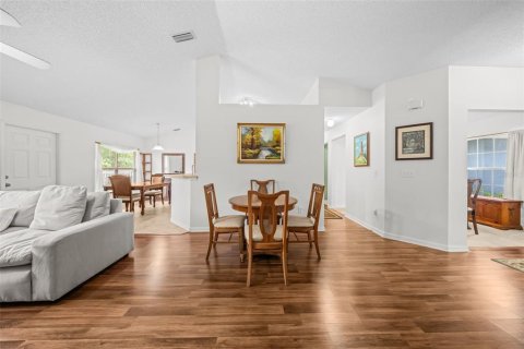 House in Palm Bay, Florida 3 bedrooms, 172.61 sq.m. № 2113595 - photo 7